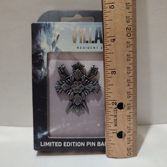Resident Evil Village Limited Edition House Dimitrescu Pin Badge Official - Picture 2 of 2
